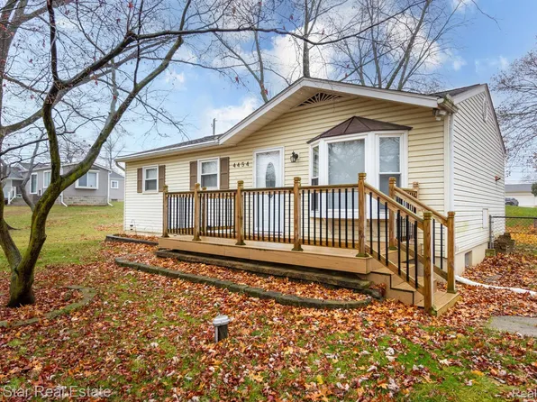 4454 Middledale Ave, West Bloomfield, MI 48323