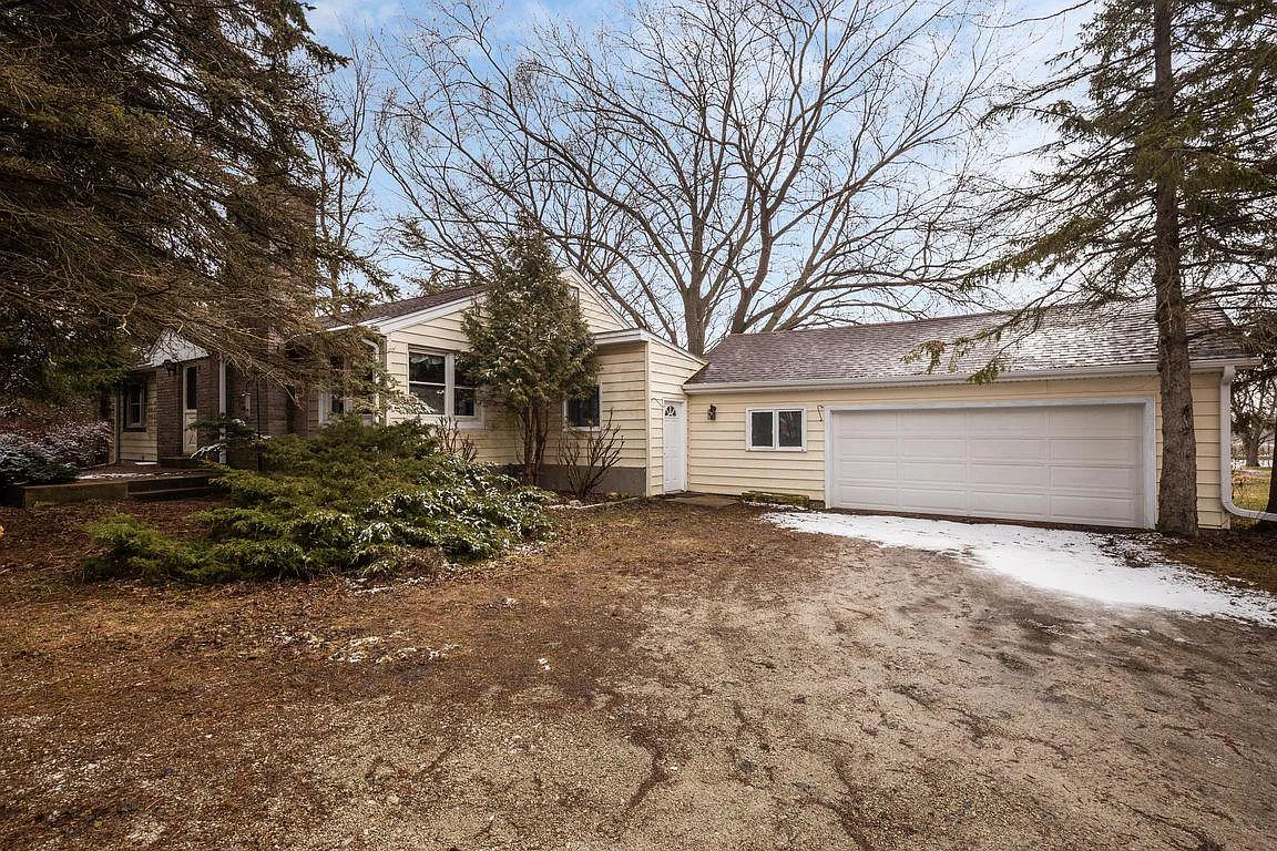 10505 Spring St photo 1