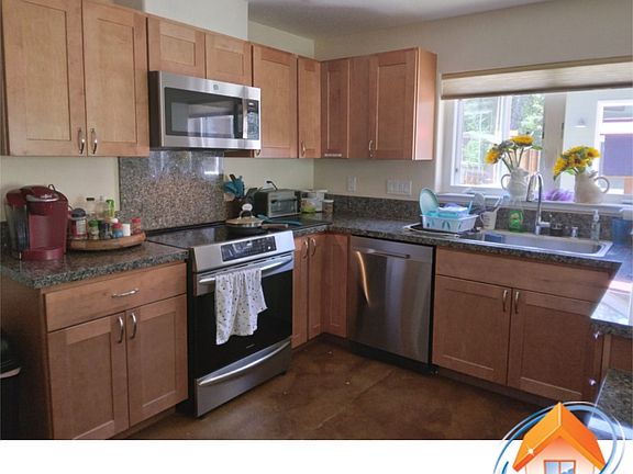 3rd image of 321 Golf Club Dr