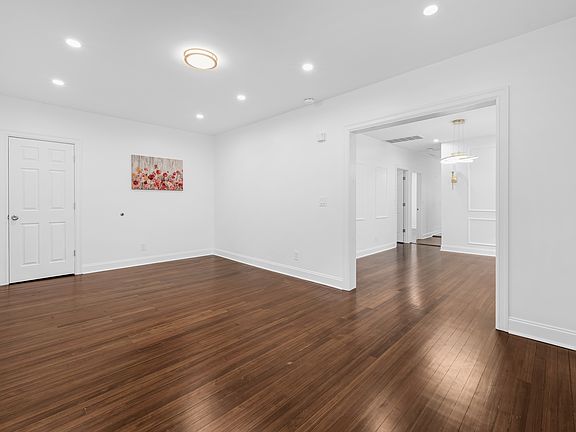 4th image of 33 Elmwood Ave Floor 2