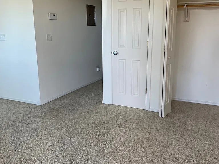 916 Shirley Pl #E — Photo 11