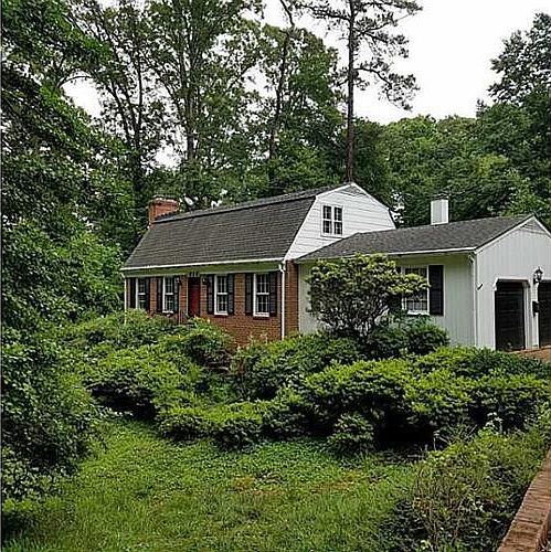 1st image of 8 Gosnold Pl