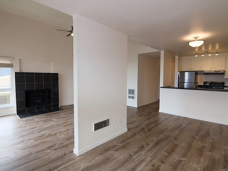 765 Rand Ave Apartments — Photo 27