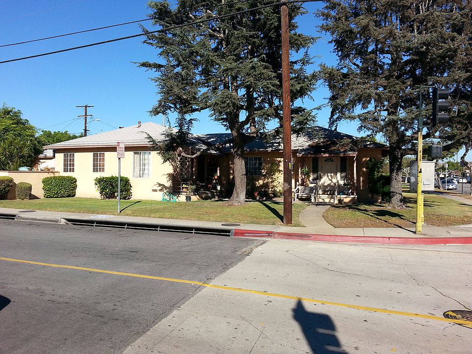 1st image of 437 W Riggin St