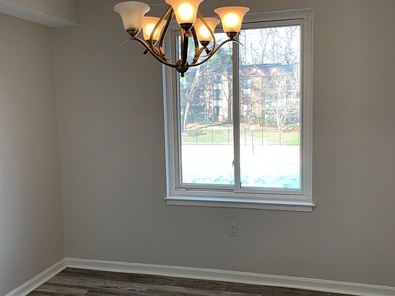 2nd image of 9720 Kingsbridge Dr APT 202