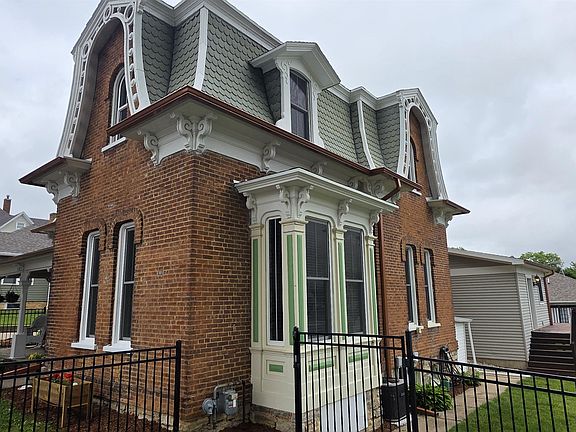 3rd image of 229 N Monroe St