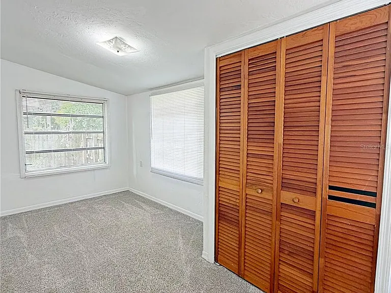 2400 Shannon Rd — Photo 4