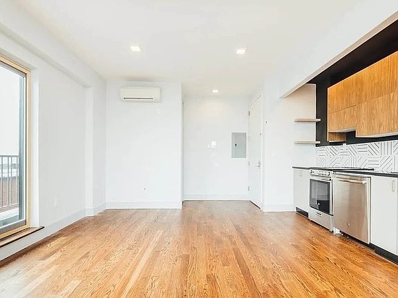 5th image of 311 Woodbine St #3D