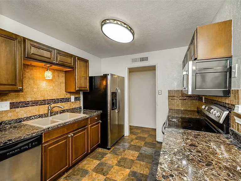 2850 Canary Ln — Photo 24