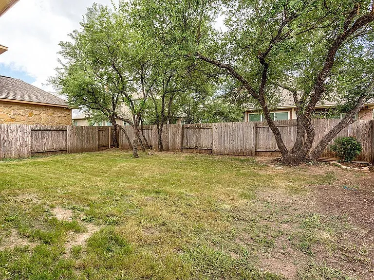521 Walsh Hill Trl — Photo 20