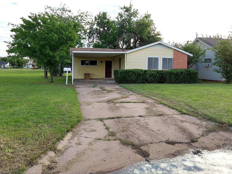 2nd image of 303 E Glisson Ave