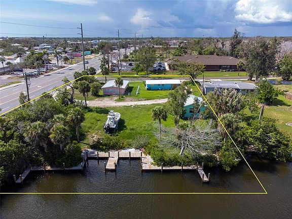 3rd image of 1695 Manor Rd