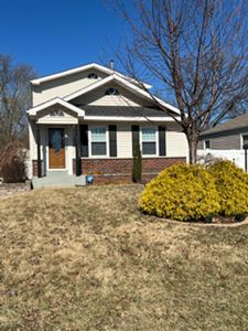 10517 Saint Matthew Ln, Saint Ann, MO, 63074