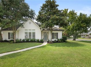 690 Magnolia Ridge Dr E, Mandeville, LA 70448