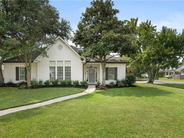 690 Magnolia Ridge Dr E, Mandeville, LA 70448