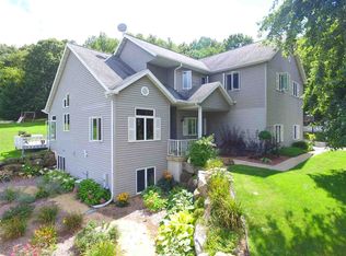N3682 Bluff View Trl, Poynette, WI 53955