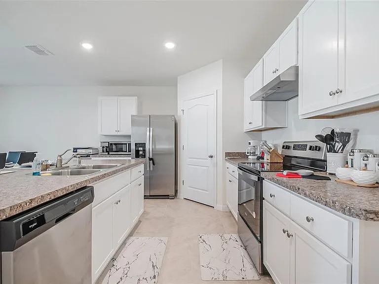 1126 Chichester Ct — Photo 21