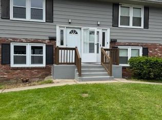 3 Loralee Dr, Albany, NY 12205