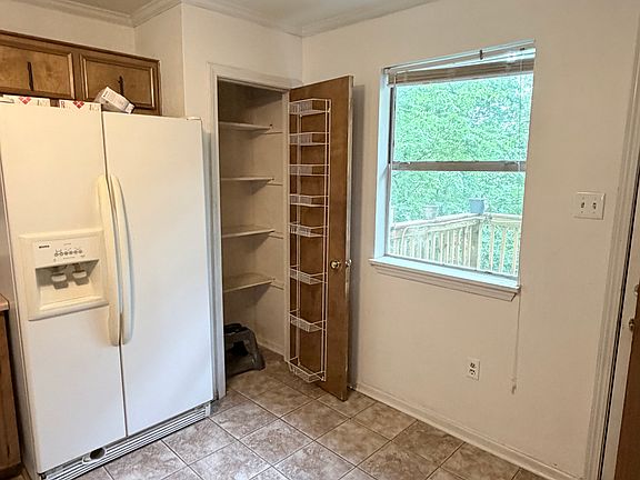 4th image of 4717 Ridge Rd #A