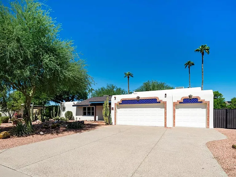 5312 E Ludlow Dr — Photo 3