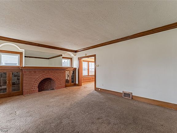 4th image of 4044 Washington Park Blvd