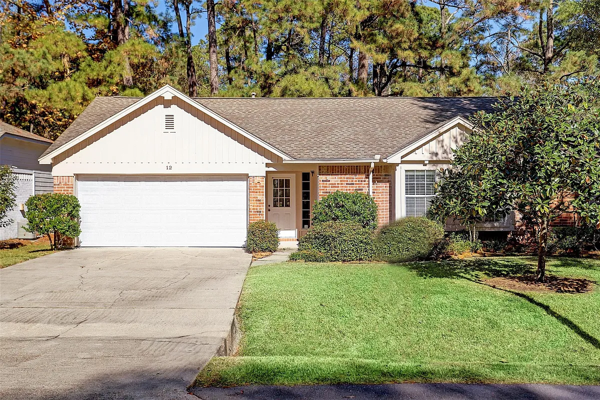 Building Photo - 12 Fairmeade Bend Dr