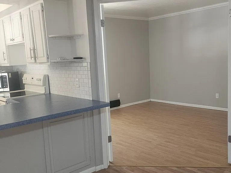 333 W Leroux St #A2 — Photo 21