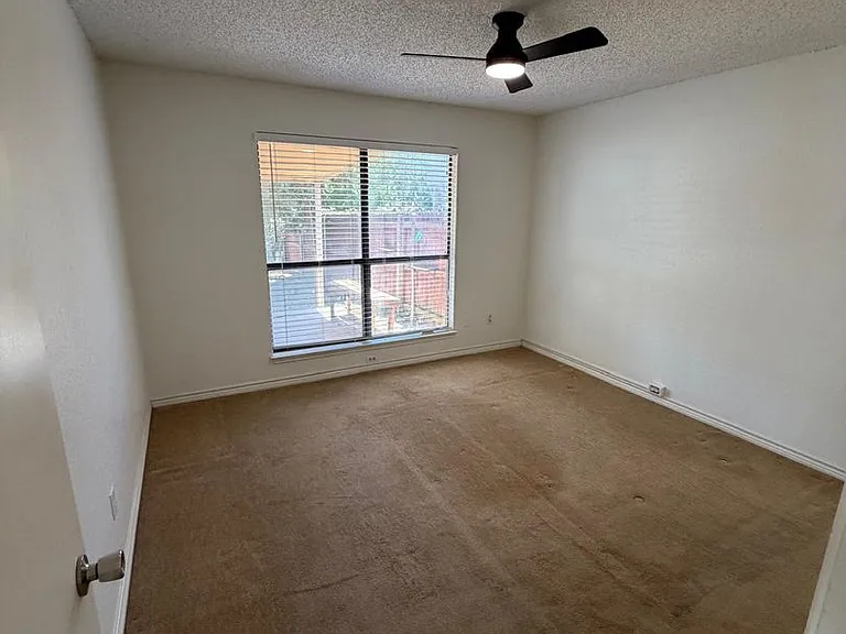 3006 Post Oak Dr — Photo 9