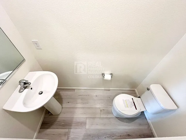 7104 Vermillion St — Photo 8