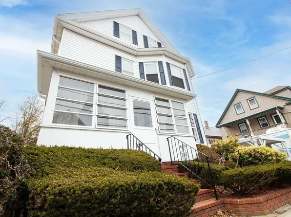 139-141 Adams St, New Bedford, MA 02746