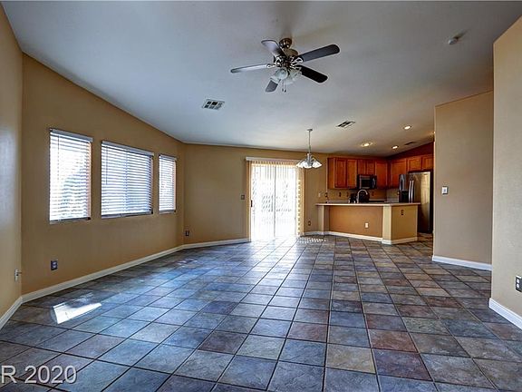 3rd image of 433 W Azure Ave