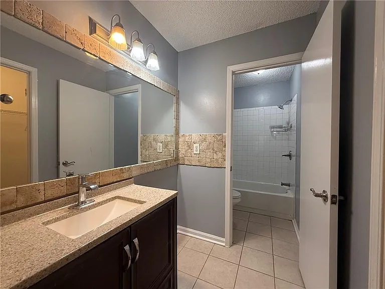 1024 Wiltshire Way — Photo 18