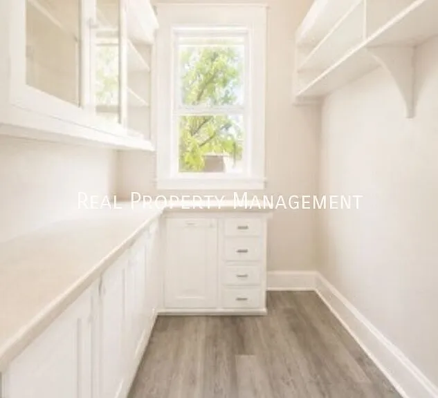 2366-2368 S 84th St #2368 — Photo 4