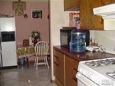 2nd image of 2509 Redwood Rd