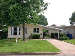 328 Saint Lawrence Dr, Ballwin, MO