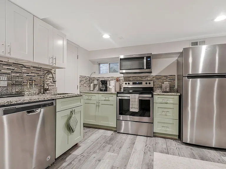 1407 King St #1 — Photo 8
