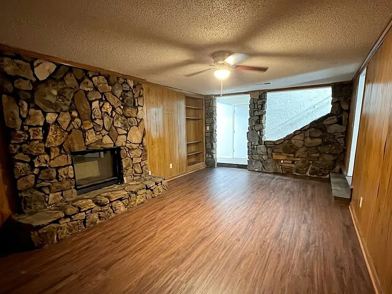 1502 Rolling Hills Dr — Photo 10
