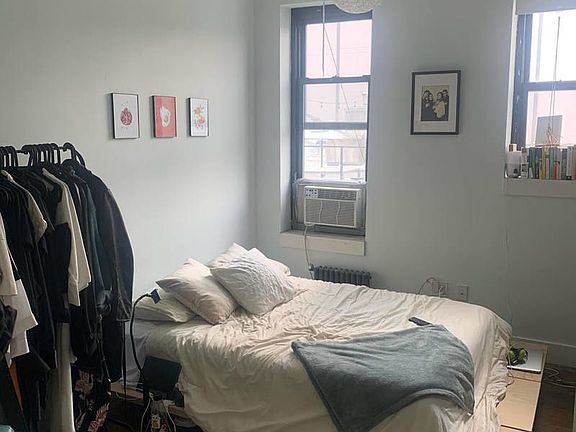 4th image of 1154 Pacific St APT 6A