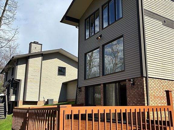 3rd image of 6951 Windward Hills Dr