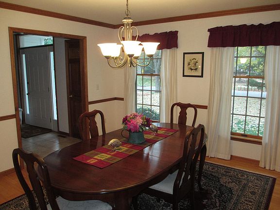 4th image of 17 Sandalwood Dr