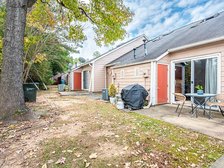 3636 Crystal Ct #3636 — Photo 7