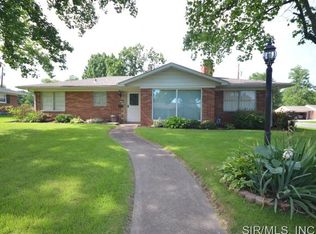 301 Clearview Dr, Belleville, IL 62223