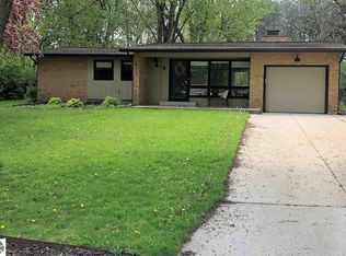513 Crescent Dr, Mt Pleasant, MI 48858