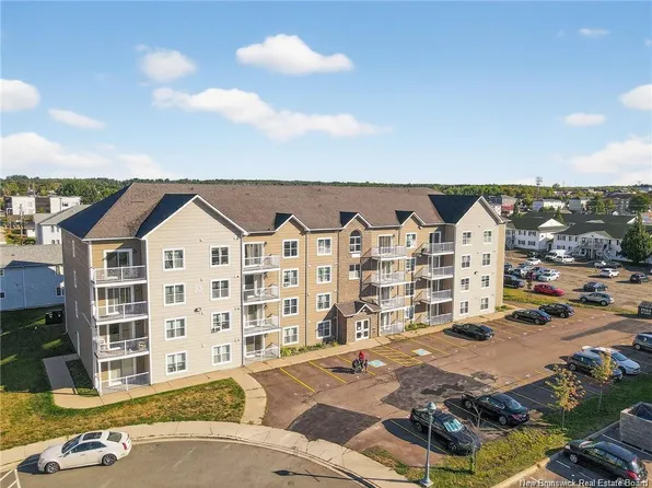 33 Sifroi Ct #407, Dieppe, NB E1A 1M1