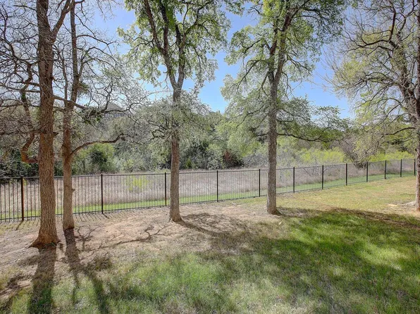 129 Hollytree Ct, Georgetown, TX 78628