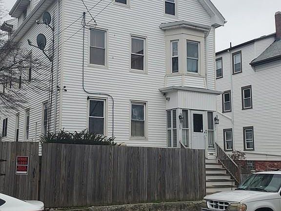 2nd image of 17 Reynolds St