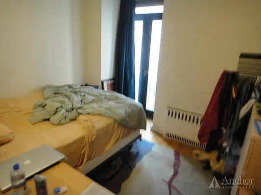 Rented by Anchor Associates | media 39