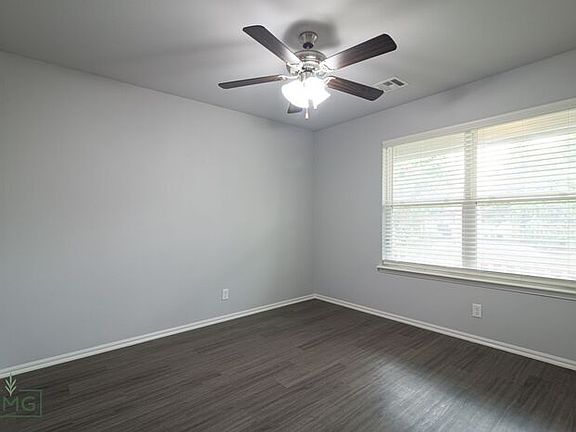 5th image of 1152 N Main St