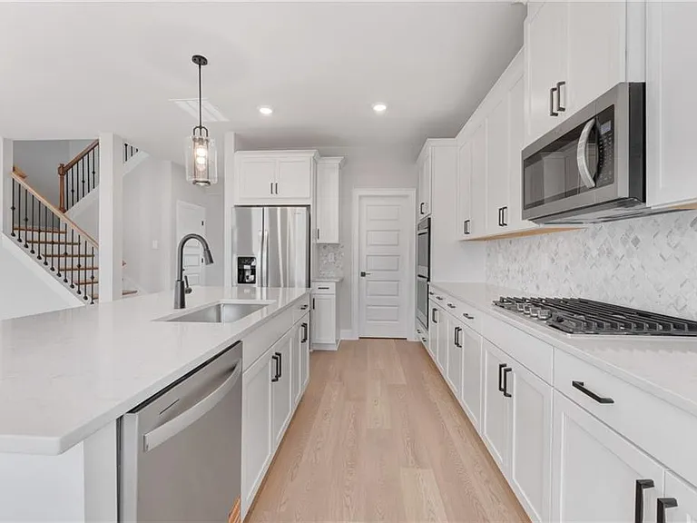 3089 Sweet Red Cir — Photo 16