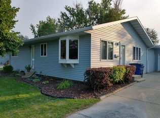 519 Appletree Ln, Moorhead, MN 56560